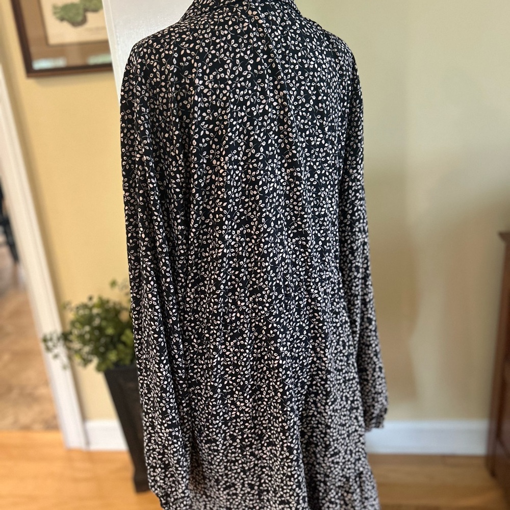 Draper James Floral Black and White Women's Dress - Picture 8 of 13
